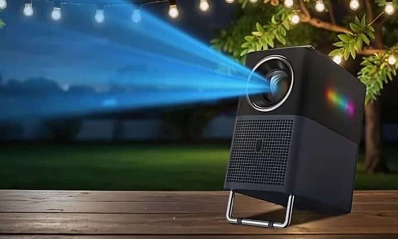 TCL تكشف عن جهاز العرض المنزلي Projector A1