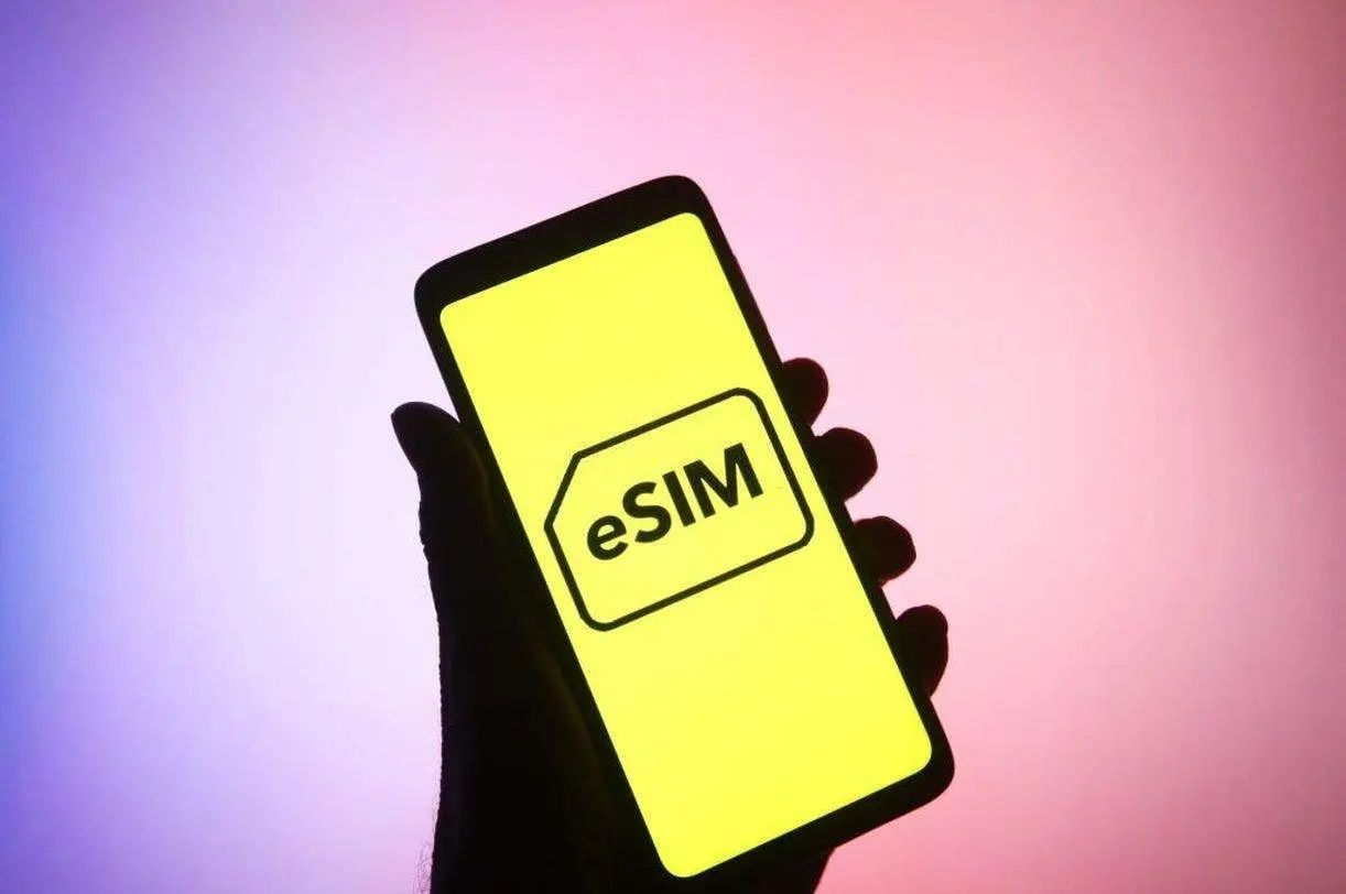 لماذا تخلصت آبل من شريحة SIM واستبدلتها بشريحة eSIM؟ - اي-فون إسلام