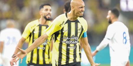 الاتحاد
      يُشعل
      حماس
      مشجعيه
      بعد
      انتزاع
      الصدارة
      من
      الهلال