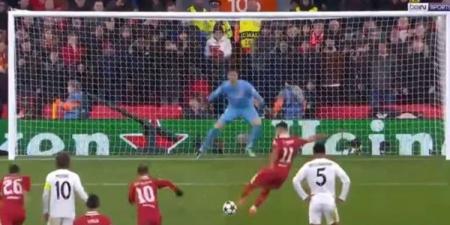 صلاح
      أهدر
      ركلة
      جزاء..
      ليفربول
      يهزم
      ريال
      مدريد
      ويتصدر
      دوري
      أبطال
      أوروبا - غاية التعليمية