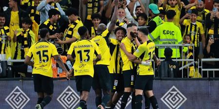 هدف
      بنزيما
      المذهل
      يزيّن
      فوز
      الاتحاد
      برباعية
      على
      الهلال
      في
      الكلاسيكو