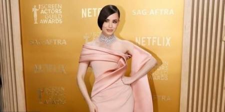 تصميمات
      المصممين
      العرب
      تخطف
      الأنظار
      في
      حفل
      SAG
      Awards
      2025 - غاية التعليمية