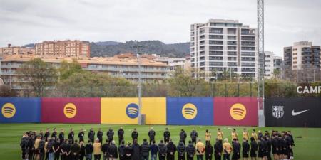 لاعبو
      برشلونة
      يقاطعون
      مؤتمر
      بنفيكا
      حداداً
      على
      وفاة
      الطبيب