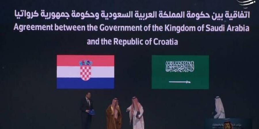 السعودية
      توقع
      اتفاقيات
      مع
      3
      دول
      لتجنب
      الازدواج
      الضريبي
      وتشجيع
      التجارة
      والاستثمار - غاية التعليمية