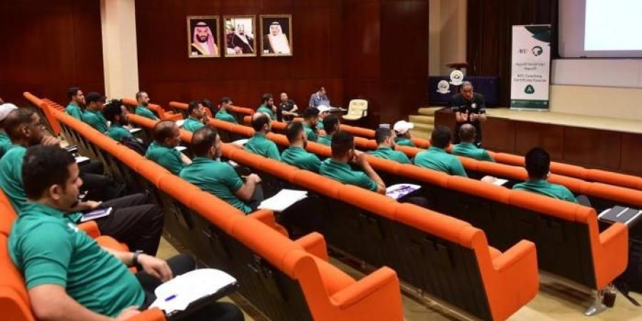 40
      متدربًا
      يشاركون
      دورة
      دراسات
      المدربين
      للحصول
      على
      الرخصة
      الدولية
      (C) - غاية التعليمية