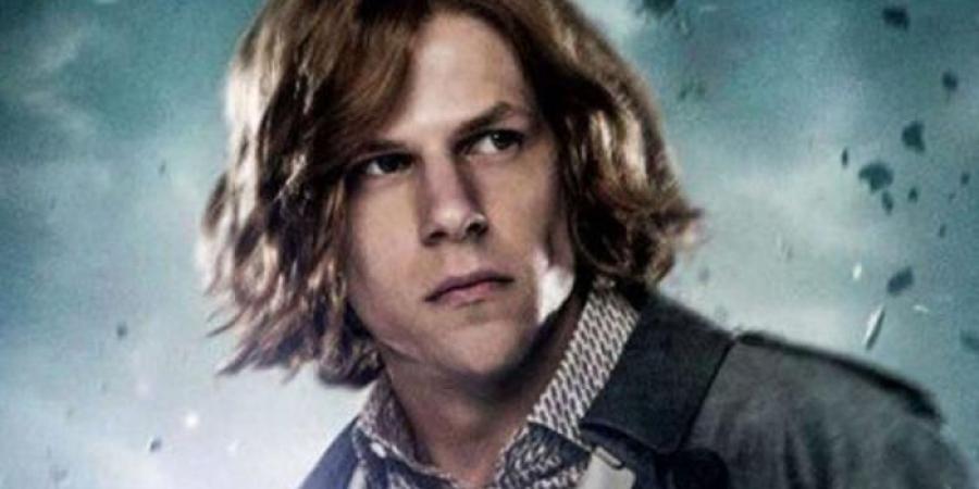 الممثل
      Jesse
      Eisenberg
      مؤدي
      شخصية
      Lex
      Luthor
      صرح
      أن
      دوره
      بفيلم
      Batman
      v
      Superman
      أضر
      بمسيرته
      المهنية - غاية التعليمية