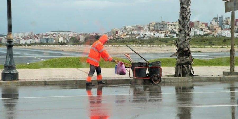 تفسير
      أولى
      تساقطات
      سنة
      2025
      ..
      "منخفض
      أطلسي"
      يغطي
      شمال
      المغرب - غاية التعليمية