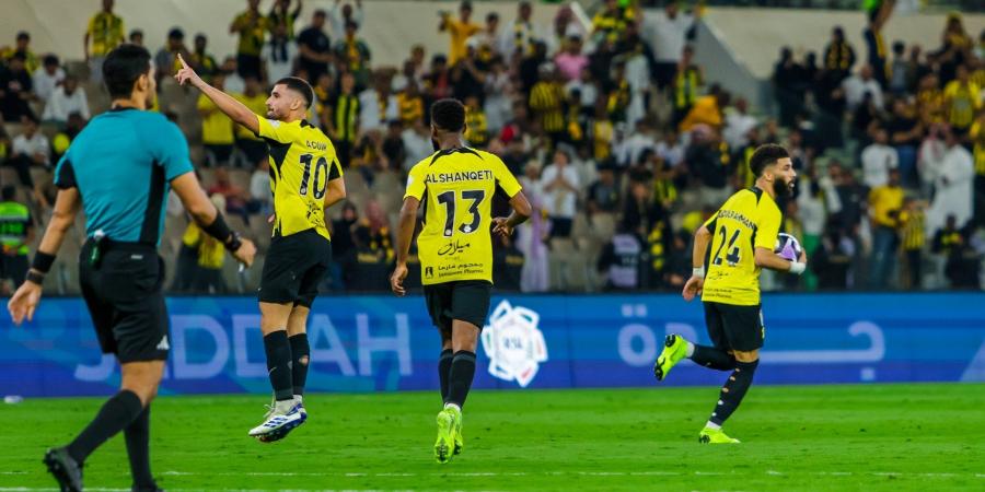 عوار
      يفوز
      رفقة
      الإتحاد
      ويقوده
      لملاحقة
      الهلال
      في
      صدارة
      الدوري
      السعودي - غاية التعليمية