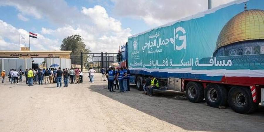 دخول
      309
      شاحنات
      مساعدات
      إلى
      معبري
      العوجة
      وكرم
      أبوسالم..
      اليوم - غاية التعليمية