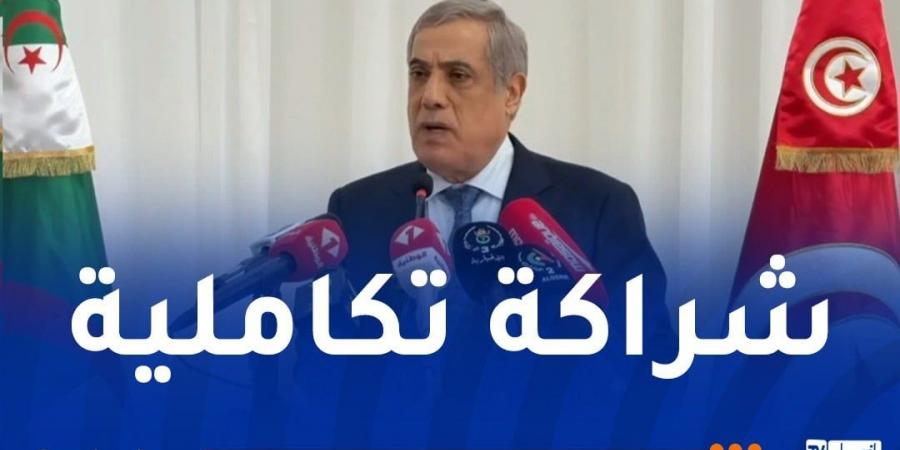 الوزير
      الأول:
      العلاقات
      الثنائية
      الجزائرية-التونسية
      تشهد
      تطوراً
      متسارعاً - غاية التعليمية