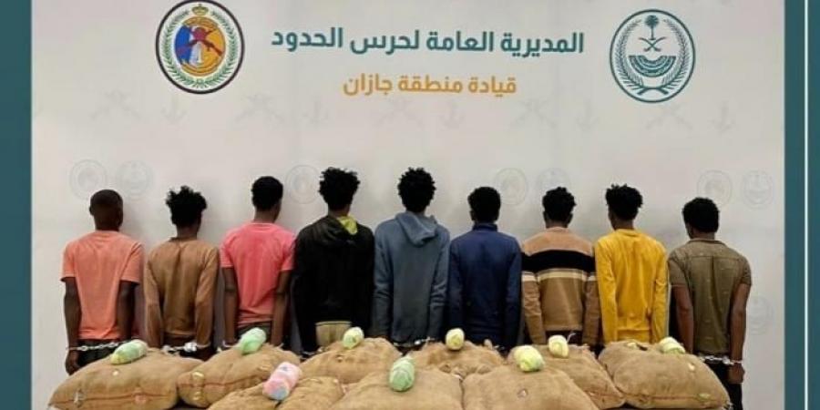 القبض
      على
      9
      مخالفين
      بمنطقة
      جازان
      لتهريبهم
      180
      كيلوجرامًا
      من
      نبات
      القات - غاية التعليمية