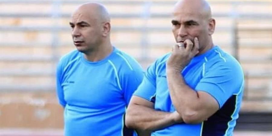 عضو
      مجلس
      الزمالك
      السابق:
      اتشتمنا
      عشان
      حسام
      وإبراهيم
      الجمهور
      كان
      بيقول
      عواجيز - غاية التعليمية