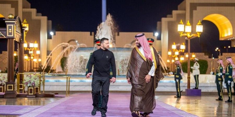 محمد
      بن
      سلمان
      يستقبل
      زيلينسكي
      في
      جدة
      (صورة) - غاية التعليمية