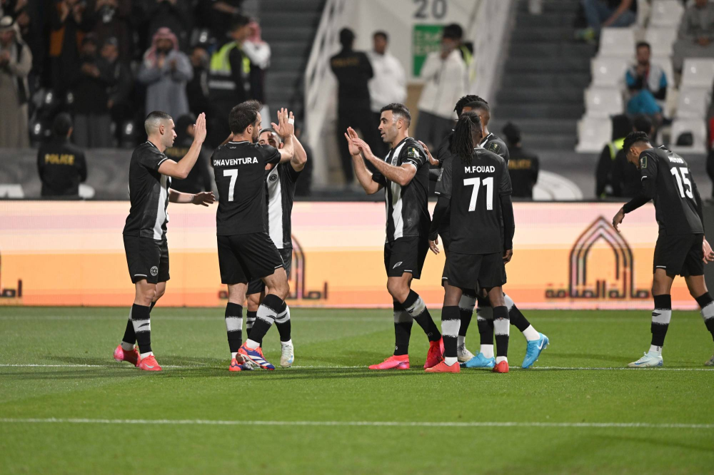 8 أندية تتنافس في دوري أبطال الخليج 2025 يتصدرها فريق الشباب