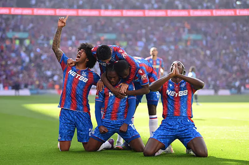 آرسنال يخطط لضم إيزي في 2025.. محادثات متقدمة لصفقة محتملة مع الجانرز