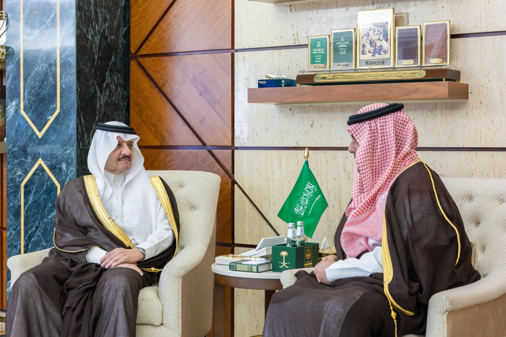 أمير المنطقة الشرقية يستعرض إنجازات STC وتقرير الاستدامة لعام 2025