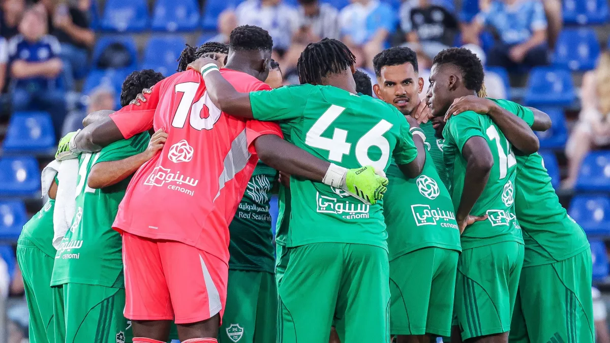 مأزق جديد لياسله.. ثلاث غيابات تضرب كلاسيكو الأهلي والنصر في دوري روشن 2025