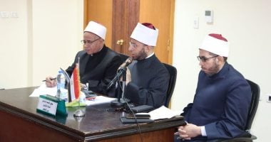 اجتماع موسع لوزير الأوقاف مع مديري المديريات.. تأكيد على تحقيق الانضباط الإداري الكامل في 2025