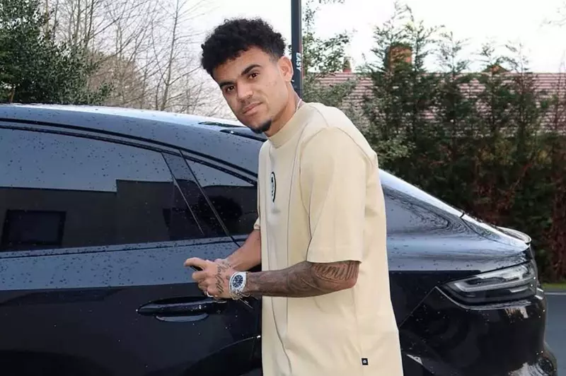 اقتراب انتقال لويس دياز إلى بايرن ميونخ.. النجم الكولومبي يخضع للفحص الطبي في ألمانيا 2025