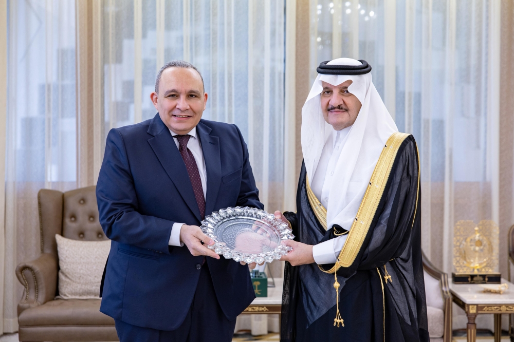 استقبال أمير المنطقة الشرقية للقنصل المصري في السعودية عام 2025