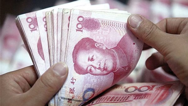 اليوان الصيني يسجل أدنى قيمة خلال شهر وسط توقعات بمحادثات جمركية بين بكين وواشنطن في 2025
