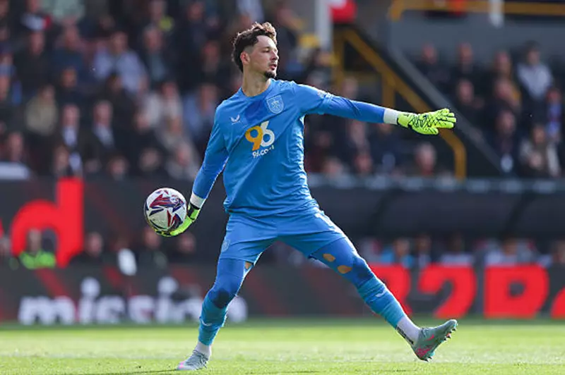 سكاي.. جيمس ترافورد يبدأ الفحوصات الطبية تمهيداً لانضمامه إلى مانشستر سيتي