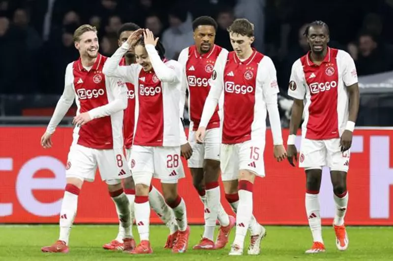 تشيلسي يُنجز التعاقد الثامن في صيف 2025 قادماً من أياكس