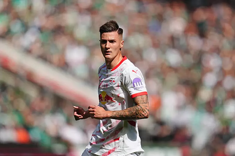 تقرير جديد يكشف.. سيسكو يمنح الأفضلية لمانشستر يونايتد بدلاً من نيوكاسل