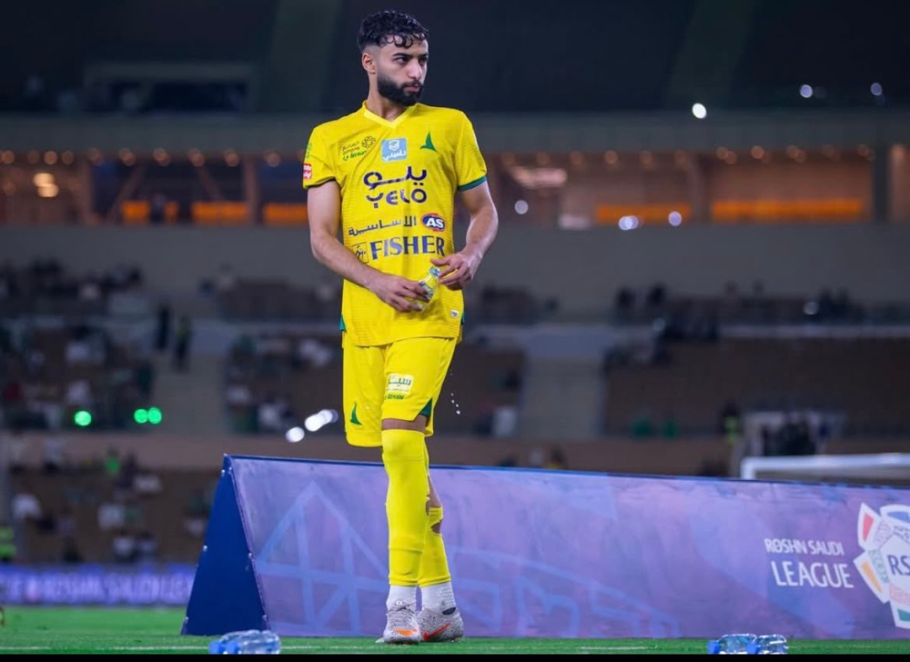 حصة القادسية تبلغ 40% من صفقة انتقال صالح أبو الشامات إلى الأهلي في 2025