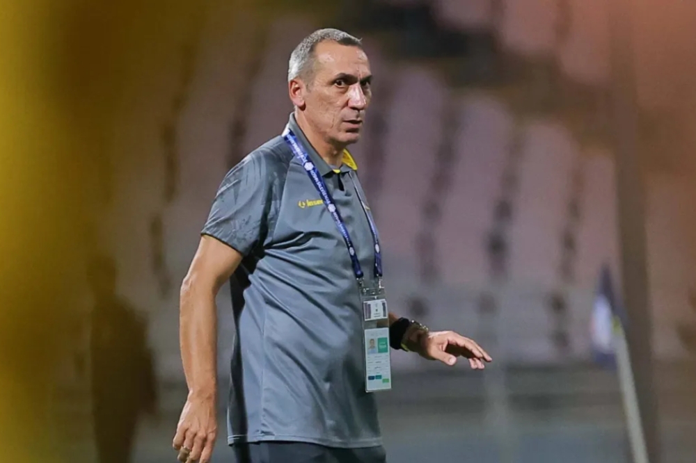 رهان دونيس مع الخليج.. هل يحقق النجاح في 2025؟