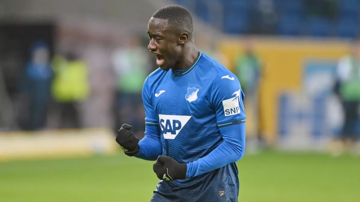 صراع قوي بين الاتحاد والقادسية لخطف نجم هوفنهايم الألماني السابق في صيف 2025