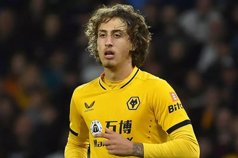 فرانكفورت يخطط لضم نجم ولفرهامبتون لتعويض إيكيتيكي في 2025