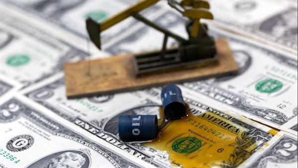 قفزة بأكثر من 3% في أسعار النفط بفعل تراجع مخاوف الحرب التجارية وتلويح ترامب بعقوبات ضد روسيا في 2025