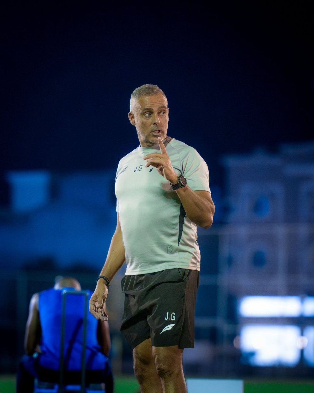 قوميز يرفع وتيرة الاستعدادات في الفتح بمناورة فنية جماعية 2025