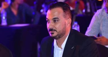 لاعبو المصري يساندون ياسر يحيى عضو الإدارة عقب تعرضه لوعكة صحية.. فيديو جديد