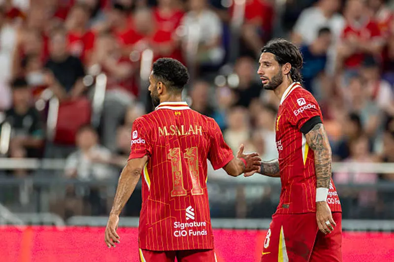 لم يهدد المرمى.. تقييم أداء صلاح خلال 45 دقيقة أمام ميلان في 2025