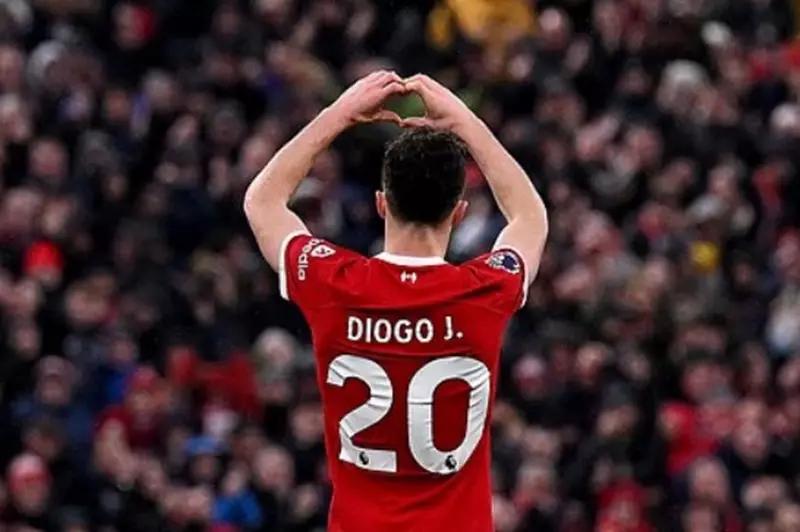 جوتا يحظى بتكريم من نادي طفولته عبر التصميم الجديد لقميص الفريق في 2025