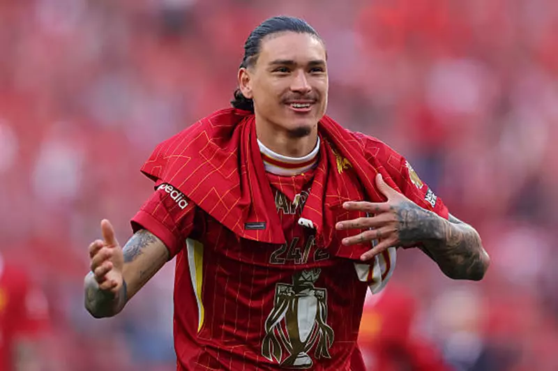 مفاوضات بين يوفنتوس وليفربول حول انتقال نونيز في 2025