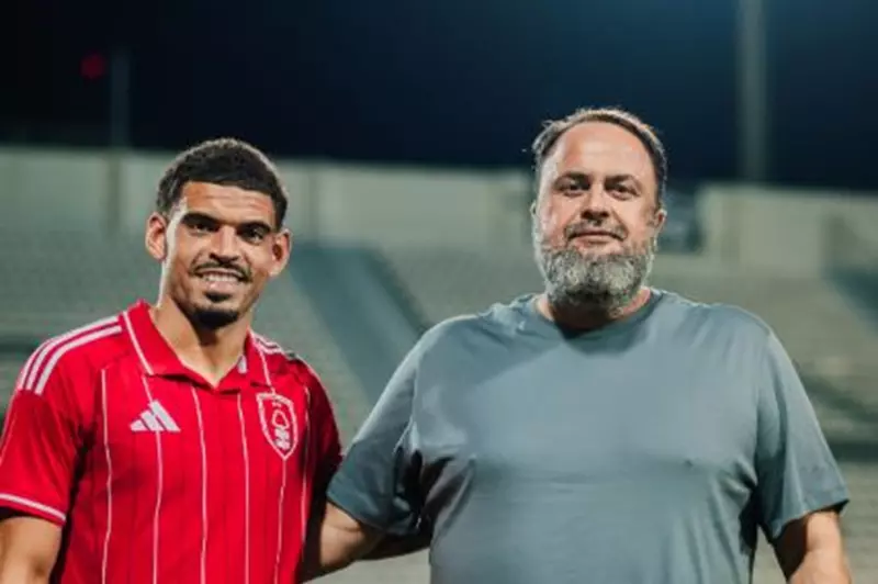 نوتنجهام يمدد عقد جيبس وايت حتى 2025 ليقطع الطريق أمام توتنهام