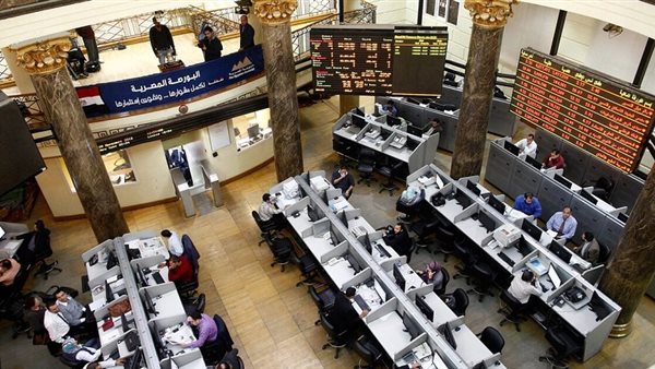 2.2 مليار جنيه تداولات تدفع البورصة للصعود.. وزيادة خسائر شركات التعبئة والتغليف في 2025