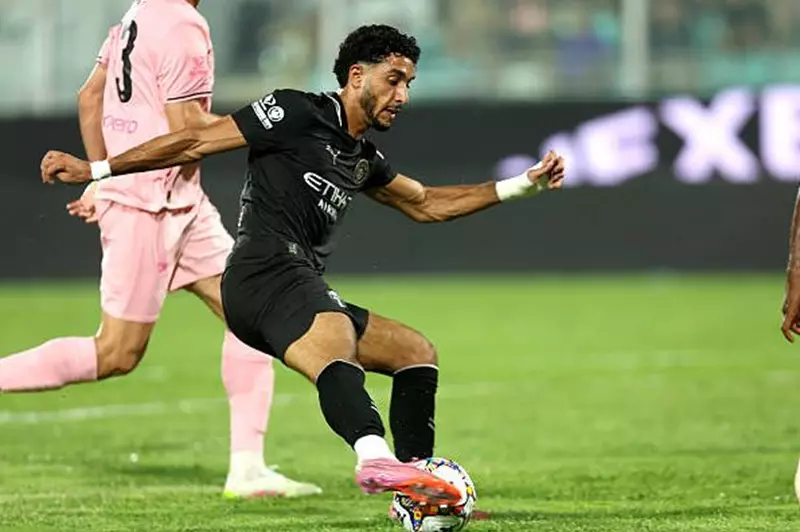 أداء مرموش في مواجهة مانشستر سيتي الودية 2025.. بدون تسديدات داخل أو خارج الملعب