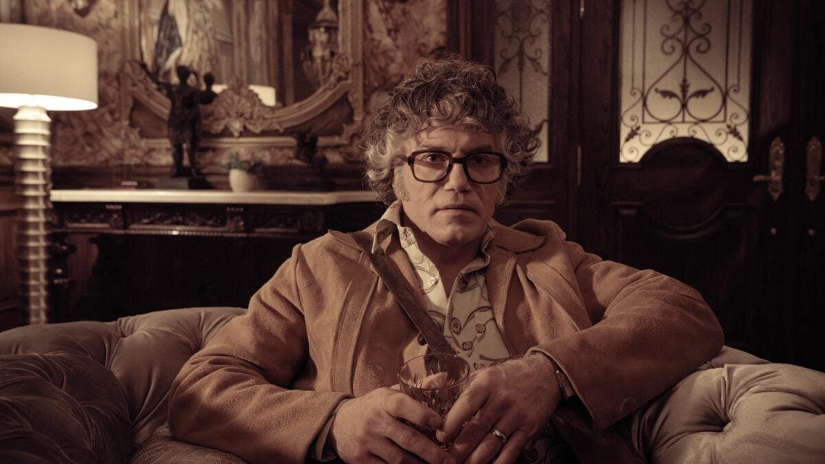 أنسون ماونت يستلهم من تسجيلات جين رودينبيري في مسلسل "سترينج نيو وورلد".. تكريم خاص لنجم "ستار تريك" 2025