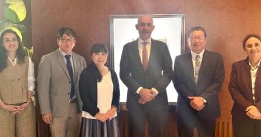 اجتماع وزير التربية والتعليم مع خبراء يابانيين في 2025