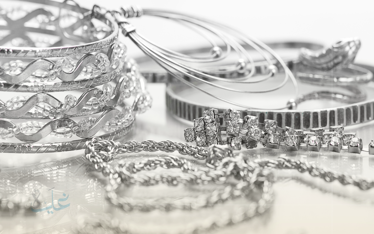 ارتفاع أسعار الفضة إلى مستويات لم تشهدها منذ 14 عامًا مع تصاعد رهانات خفض الفائدة في 2025