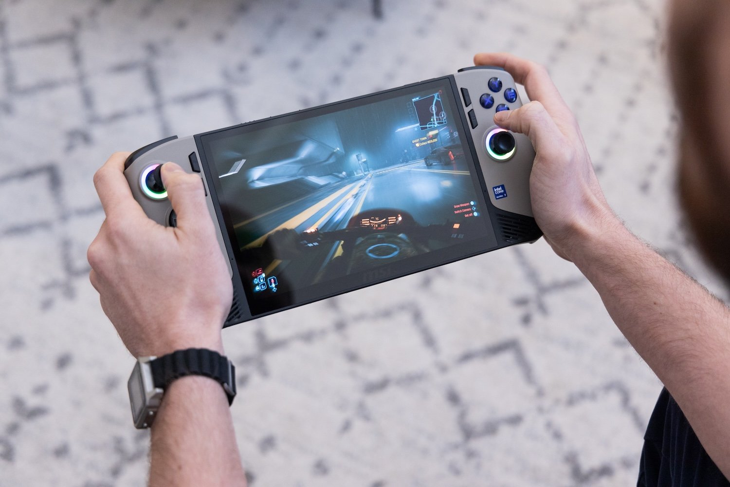 اكتشف لماذا قد تكون معالجات Intel الخيار الأقوى لأجهزة اللابتوب المستقبلية في 2025