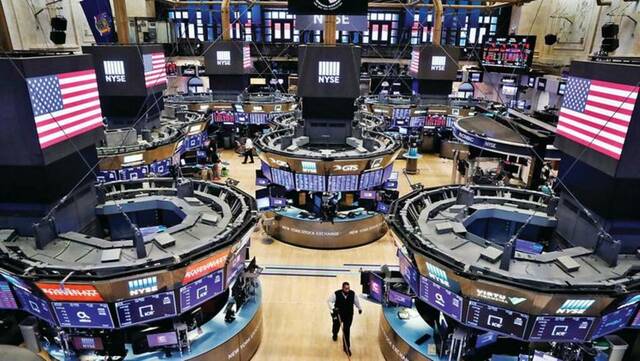 الأسهم الأمريكية تواصل صعودها قبيل صدور بيانات التضخم في 2025