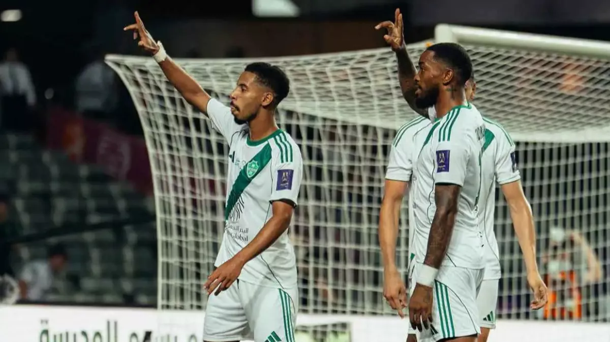 خلاف محتدم بين نجمي الأهلي والنصر يشعل الأجواء في مباراة 2025.. شاهد الفيديو