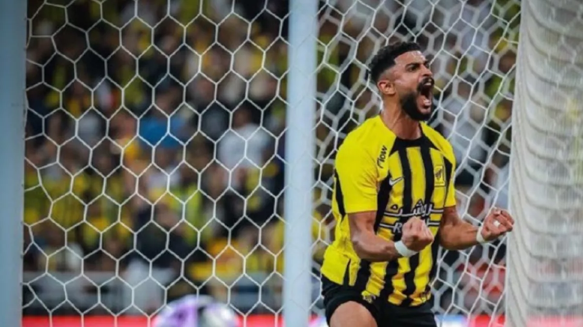 الاتحاد يتلقى صدمة جديدة.. فريق كبير في دوري روشن ينجح في ضم العمري من النصر 2025