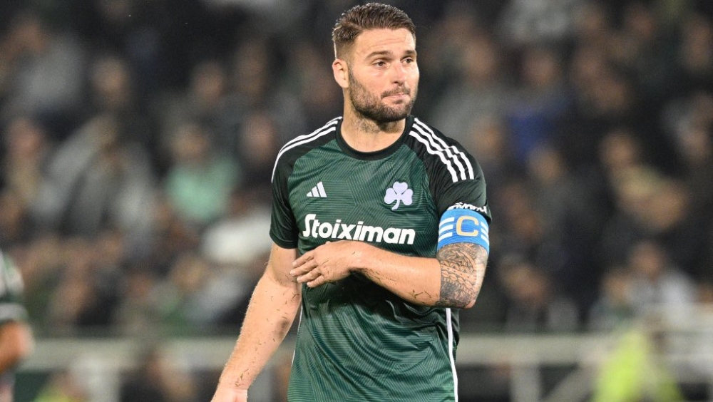 الخليج يضم الهولندي شينكيفيلد رسميًا إلى صفوفه في 2025