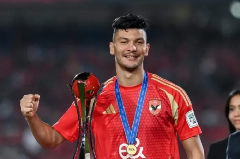 الشباب يدخل في مفاوضات مع نجم الأهلي المصري 2025